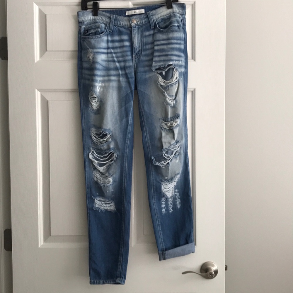 KanCan Distressed Jeans